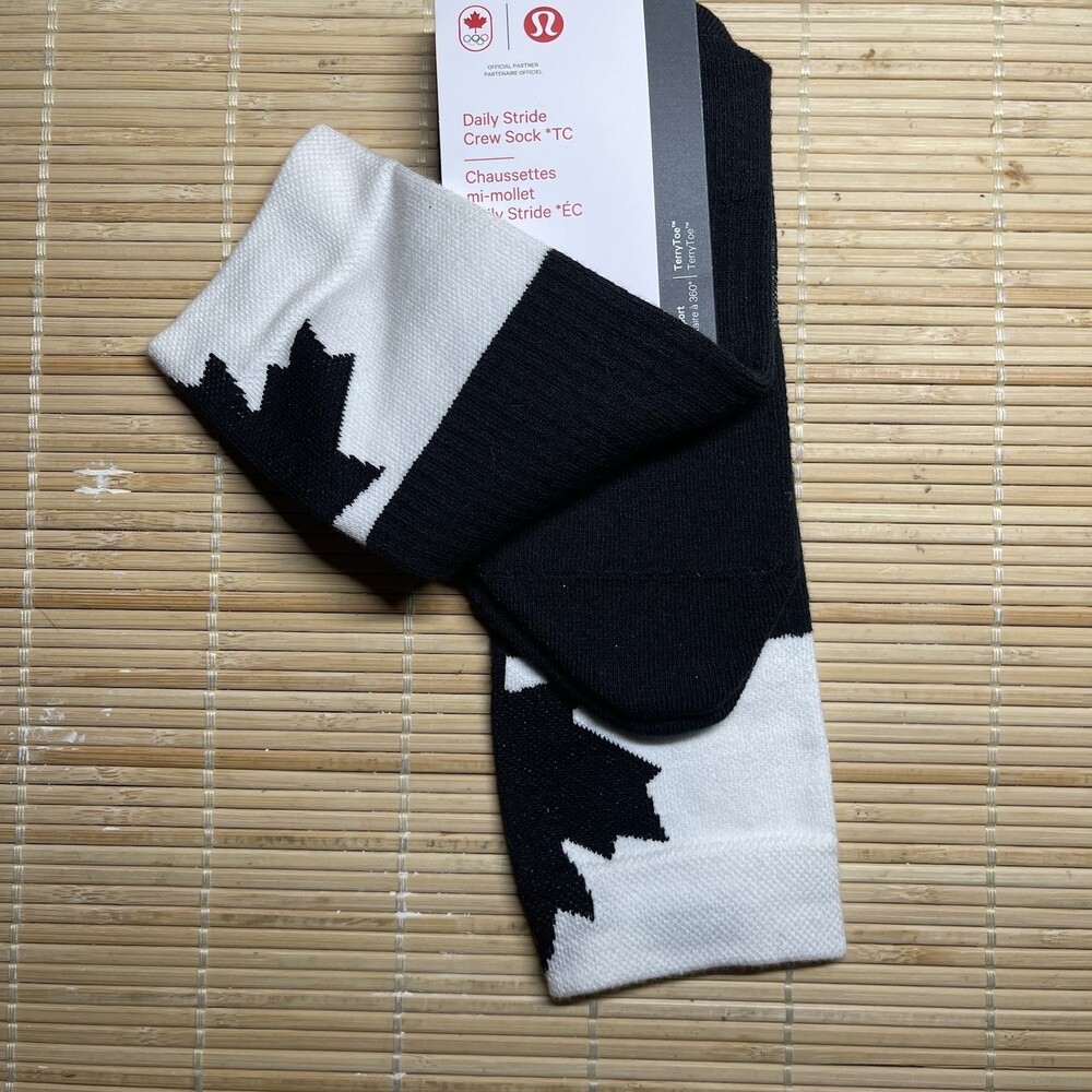 Lululemon Socks Mens XL Green Daily Stride Crew Blk Team Canada 12.5-14 NWT